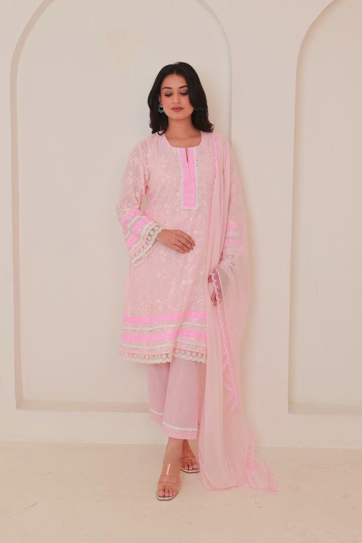 Blush Lucknowi Set